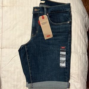 Levi’s dark Bermuda shorts size 10 W30
